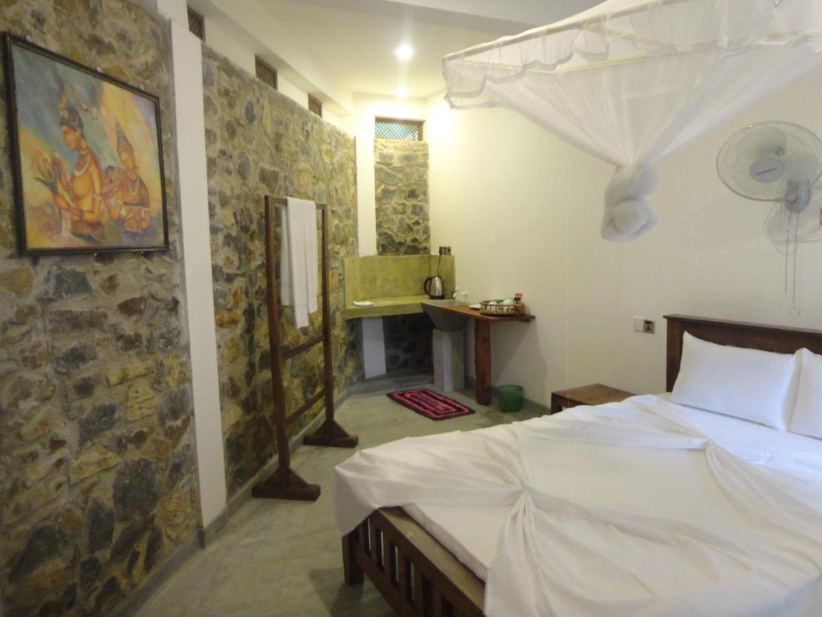 Homestay The Ed Corner - Hiriketiya
