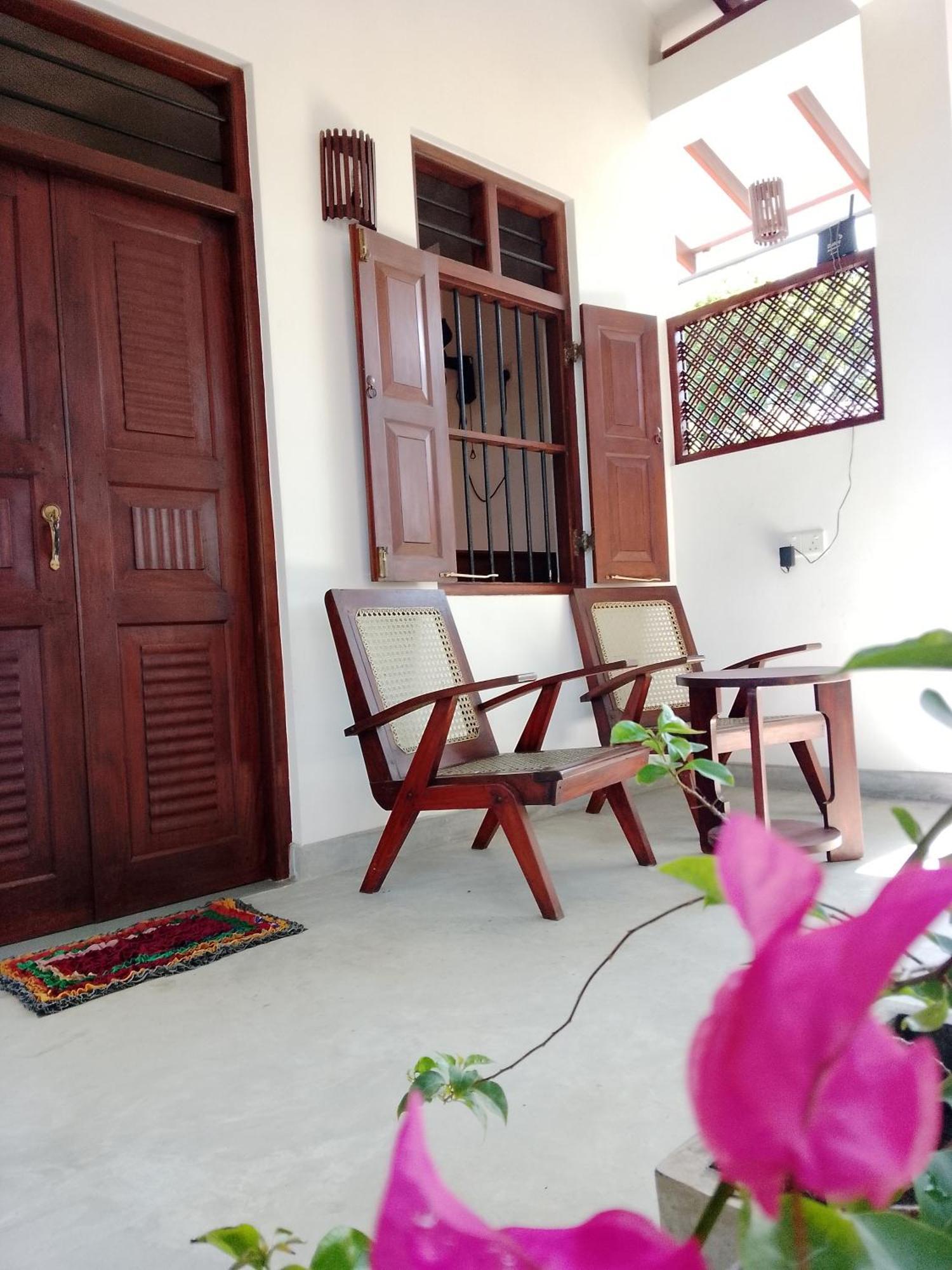 The Ed Corner - Hiriketiya Homestay