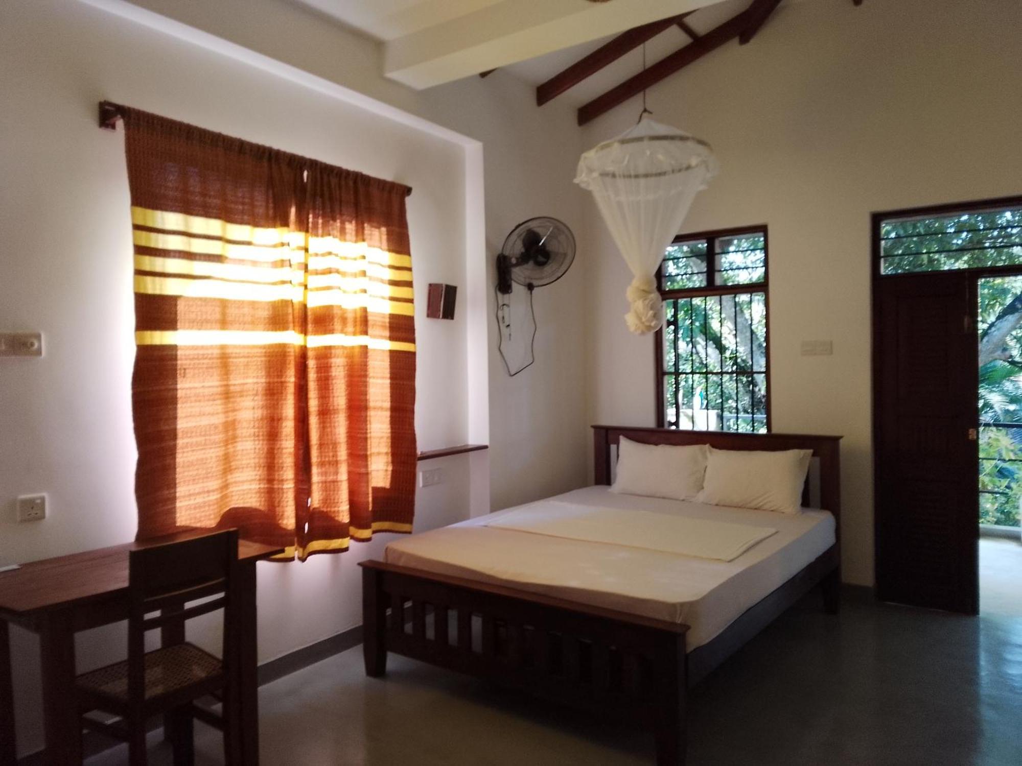 The Ed Corner - Hiriketiya Homestay *